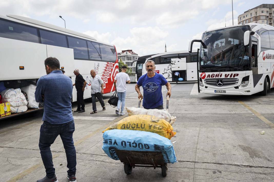 İstanbul'da Kurban Bayramı hareketliliği: 15 Temmuz Demokrasi Otogarı ve İstanbul Havalimanı'nda yoğunluk oluştu 7