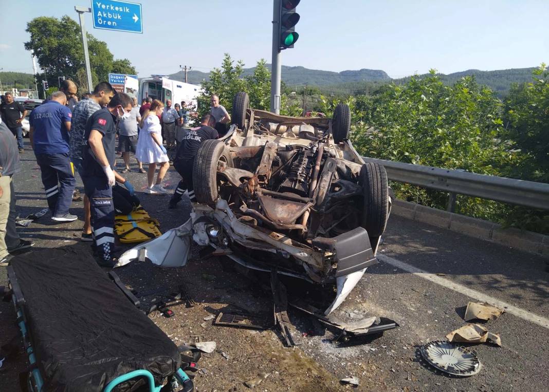 Muğla'da feci kaza: Anne ve baba hayatını kaybetti, 4 kişi yaralandı 1