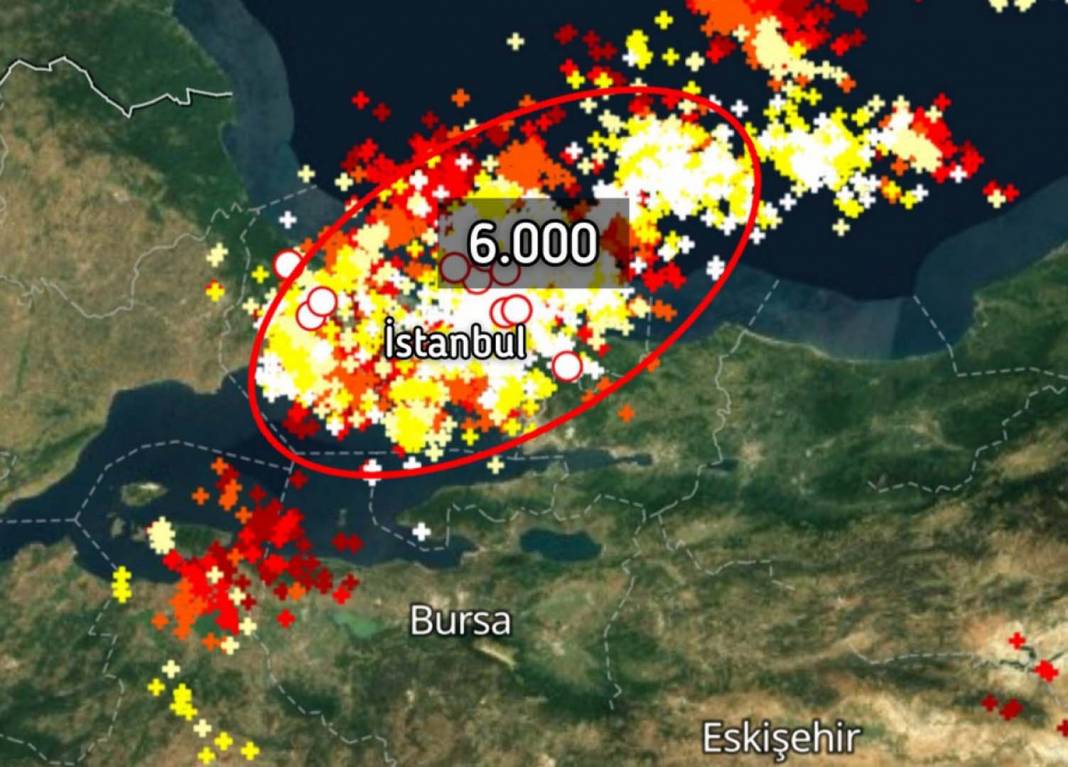 İstanbullular adeta kıyameti yaşadı! Gece boyu uyuyamadılar! "Çok enteresan bir gece" 4