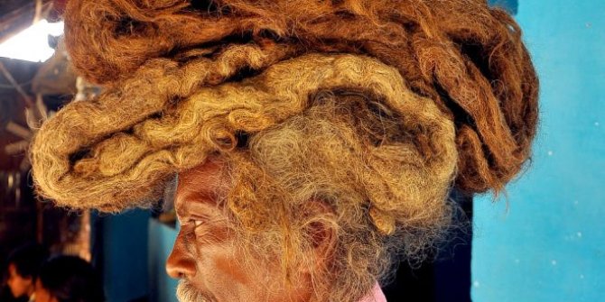 40 yıldır saçlarını ne yıkıyor ne kesiyor! İşte sebebi...