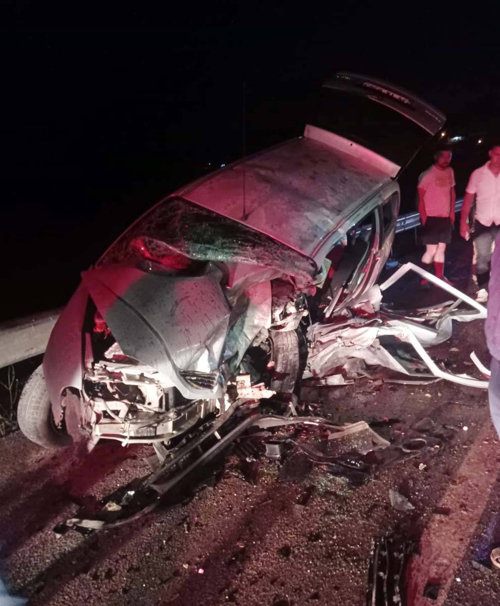 Sinop Boyabat'ta feci kaza! İki araç kafa kafaya çarpıştı: 4 ölü, 1 yaralı 9