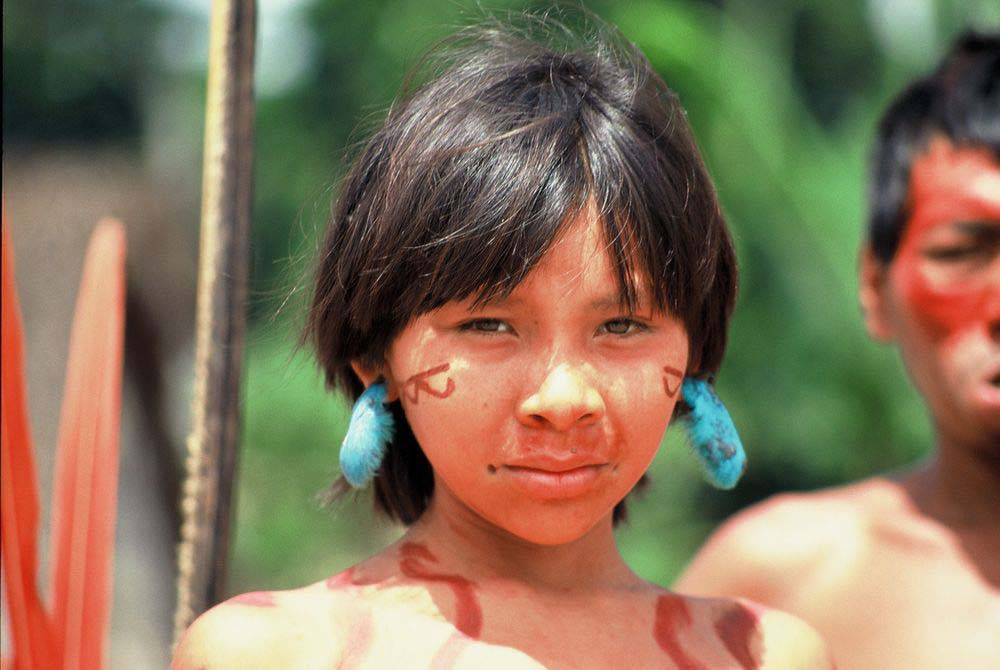 Ölenlerin küllerinden çorba yapıp içiyorlar! Garip adetleriyle Yanomamiler Kabilesi 11