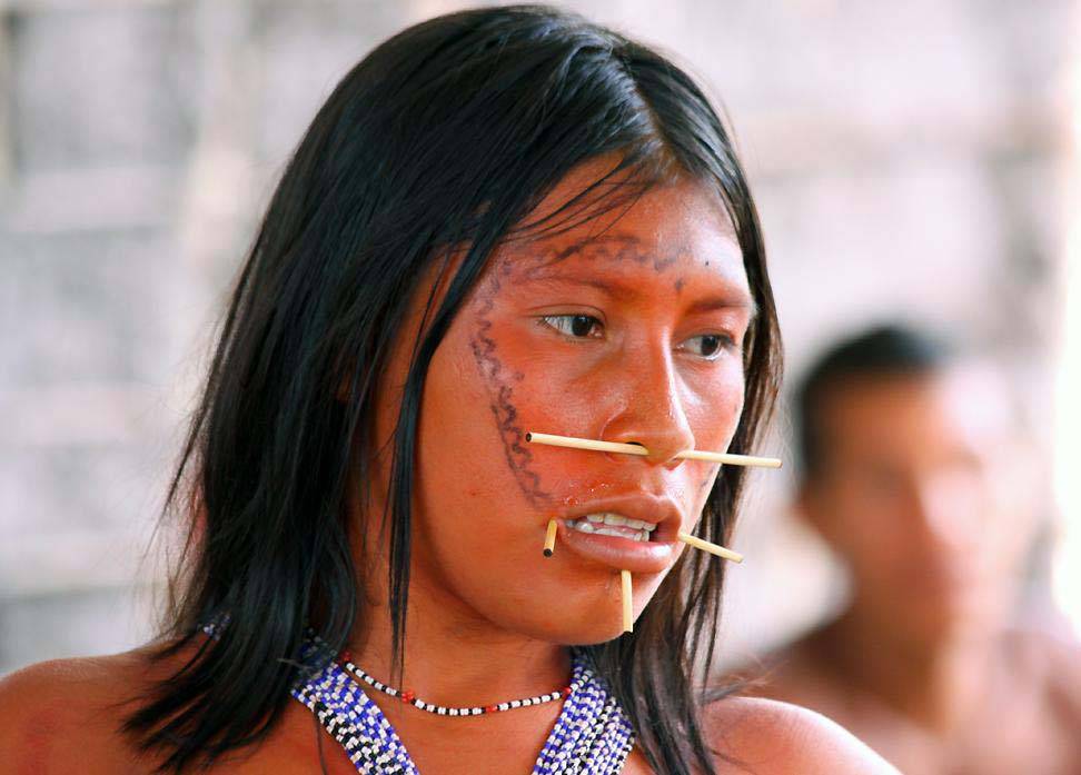 Ölenlerin küllerinden çorba yapıp içiyorlar! Garip adetleriyle Yanomamiler Kabilesi 8