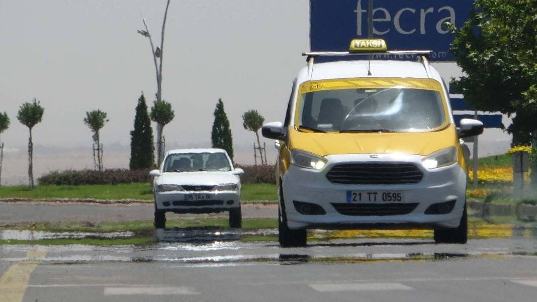 Diyarbakır'da hava sıcaklığı 40 dereceyi aştı: Asfalt bile buharlaştı! 3