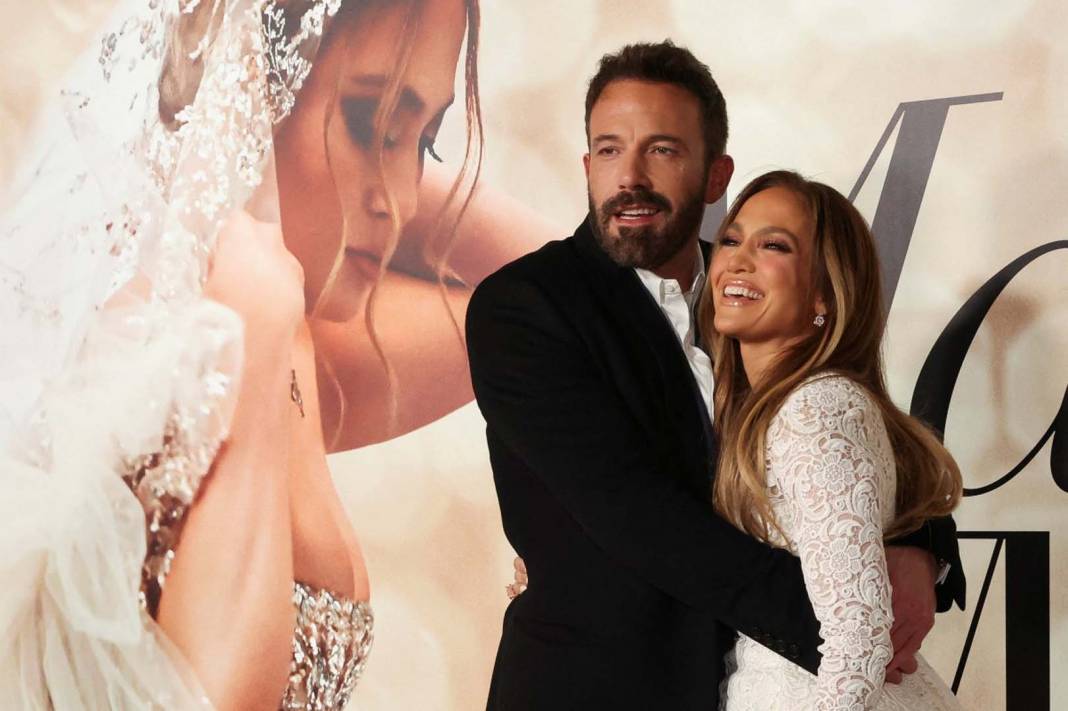 "Exten next oldu" 20 yıl önce nişanlanıp 2 yıl sonra ayrılan Jennifer Lopez ile Ben Affleck evlendi! 5