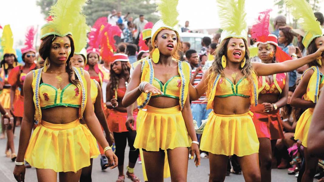 Burada erkeklerle evlenmek yasak! Kadınların hemcinsleriyle evlendiği Kalabari kabilesini yakından tanıyın! 2