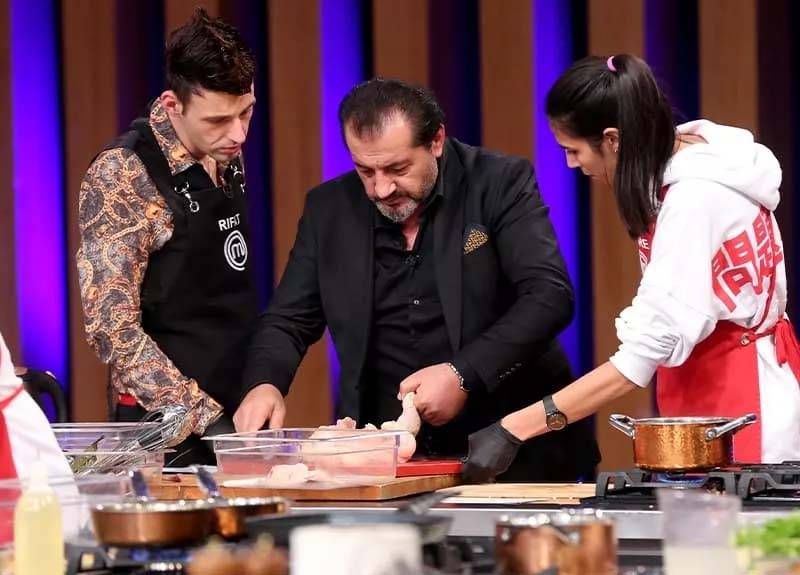 Masterchef jürisi Mehmet Yalçınkaya, yarışmacıya inanmadı! Gerçeği öğrenmek için babasını arattırdı! 2