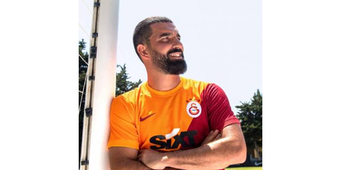 Bayramları karıştıran Arda Turan'dan bir bomba gaf daha! Dalga konusu oldu!