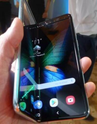 Katlanabilen telefon için çıkış tarihi belli oldu | Galaxy Fold fiyat 4