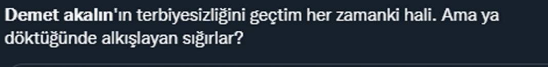 Demet Akalın garsonun başından aşağı şampanya döktü! Sosyal medya ayağa kalktı! Açıklaması yaptığı hareketten bile daha çok şaşırttı! 8