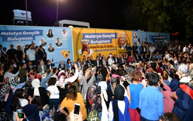 Binali Yıldırım'ın Başkan Erdoğan'ı rehbere kaydetme şekli dikkat çekti! 2