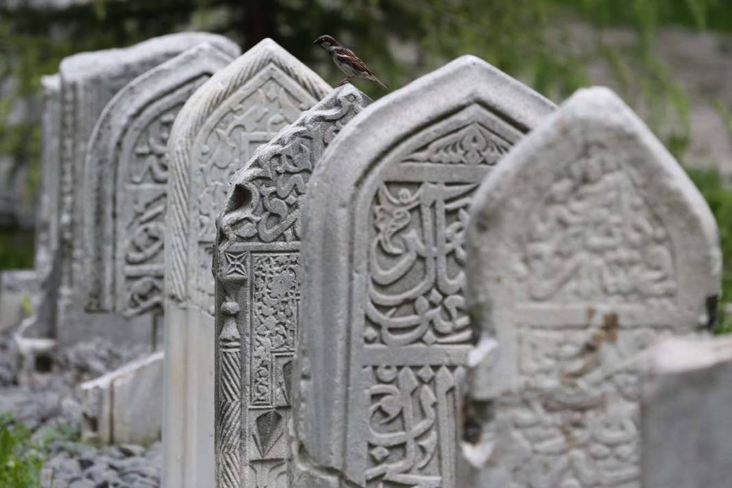 Cenazenizden sonra neler yaşanacağını anlatan adamı izleyince bütün moraliniz alt üst olacak! "Sağ ol abi, ölmüş kadar oldum" 2