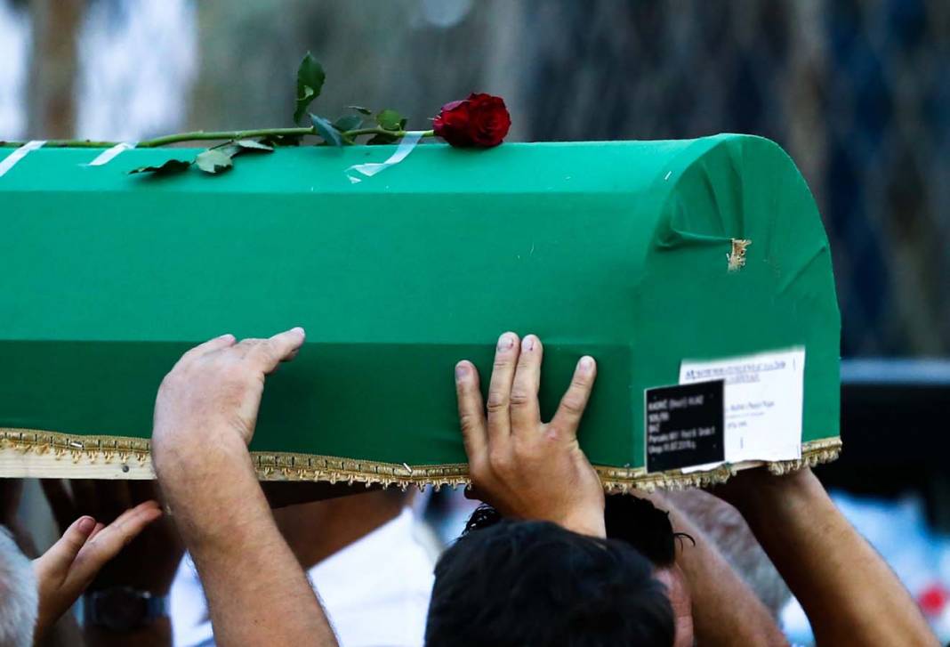 Cenazenizden sonra neler yaşanacağını anlatan adamı izleyince bütün moraliniz alt üst olacak! "Sağ ol abi, ölmüş kadar oldum" 3