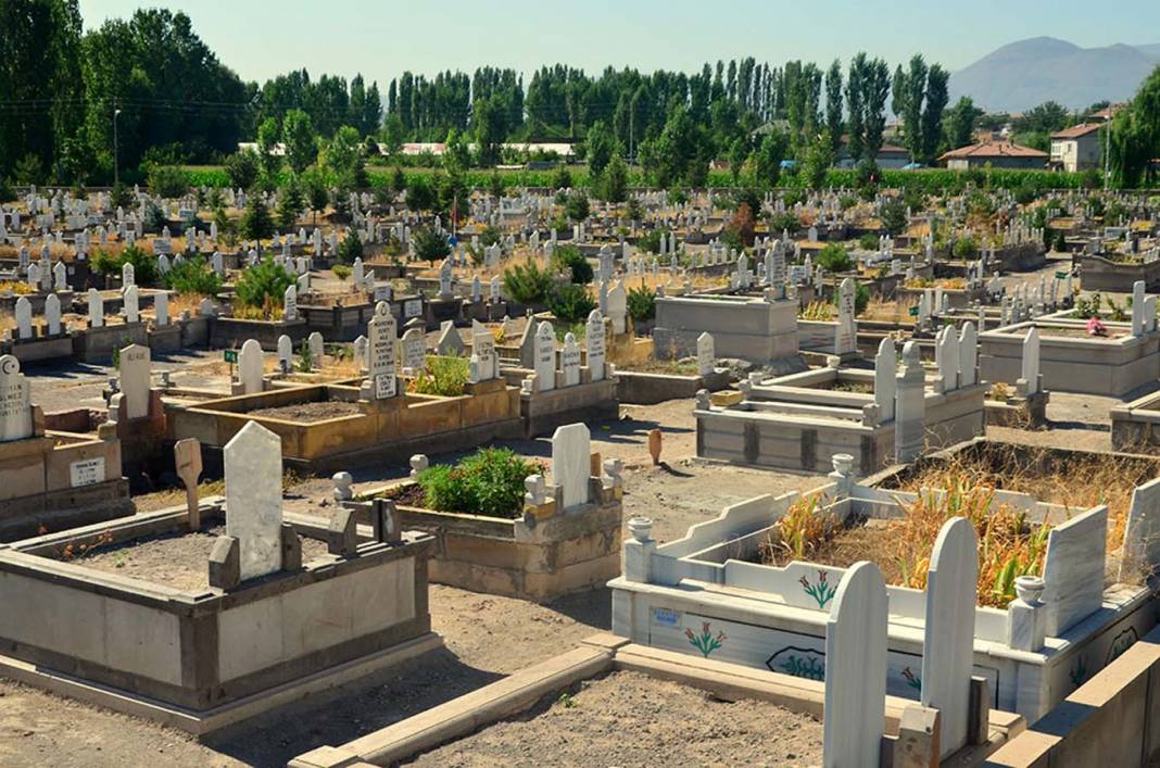 Cenazenizden sonra neler yaşanacağını anlatan adamı izleyince bütün moraliniz alt üst olacak! "Sağ ol abi, ölmüş kadar oldum" 4