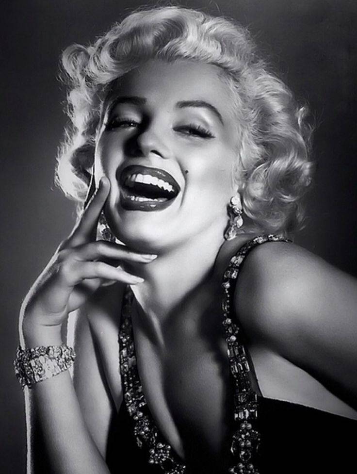 Marilyn Monroe'nun bilinmeyen hayat sırları! Kekemelik, kirli yatak odası alışkanlığı, duş almama ve daha fazlası... 12