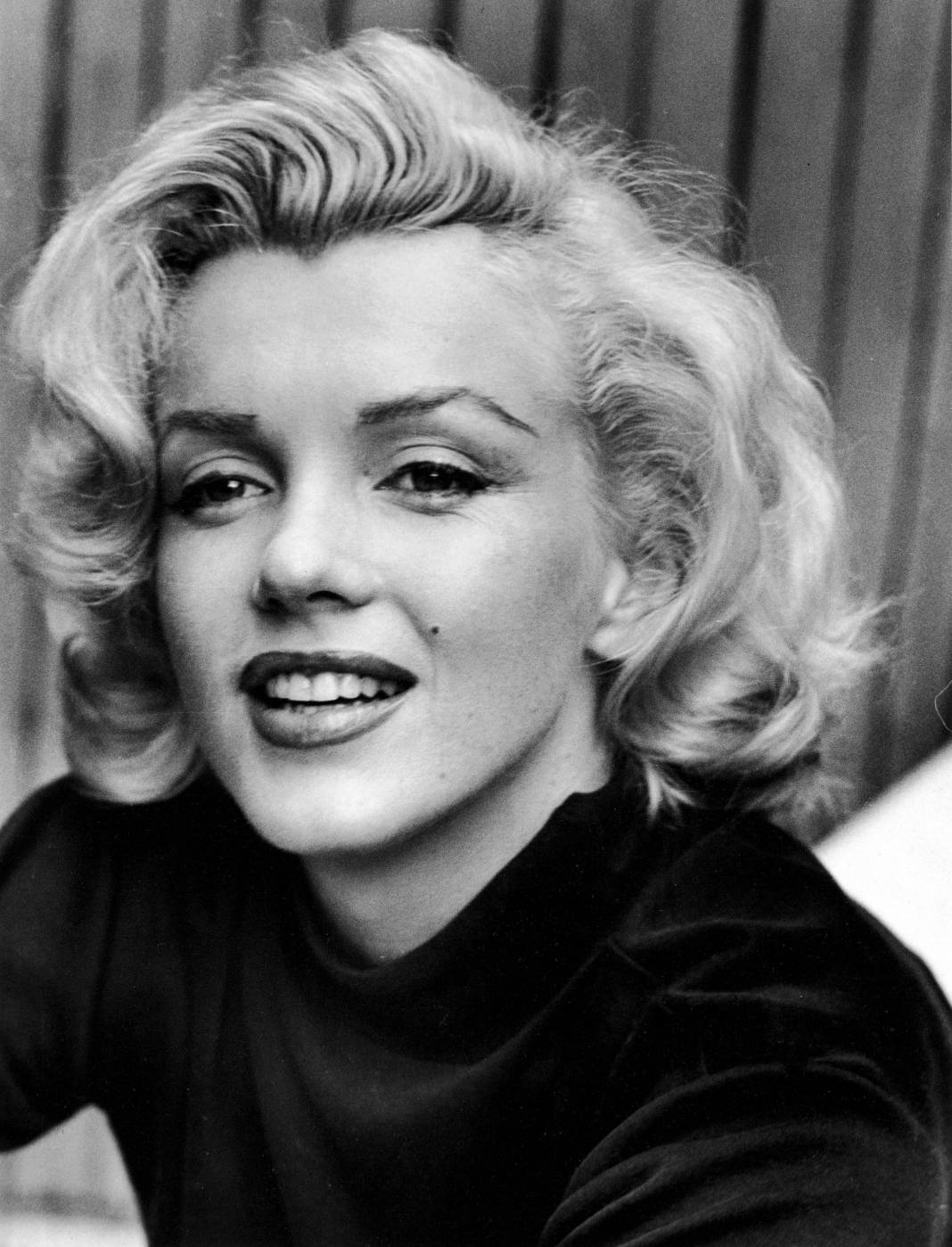 Marilyn Monroe'nun bilinmeyen hayat sırları! Kekemelik, kirli yatak odası alışkanlığı, duş almama ve daha fazlası... 19