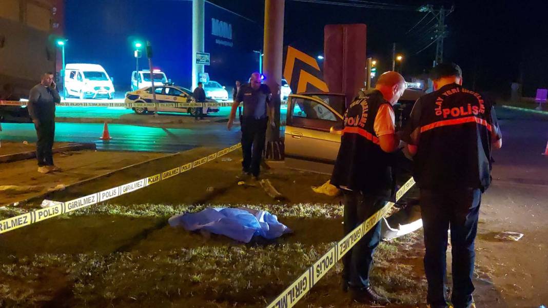 Çorum'da yürek yakan kaza!  Anne ve 1 yaşındaki kızı öldü, baba yaralandı! O anların görüntüleri ortaya çıktı 2