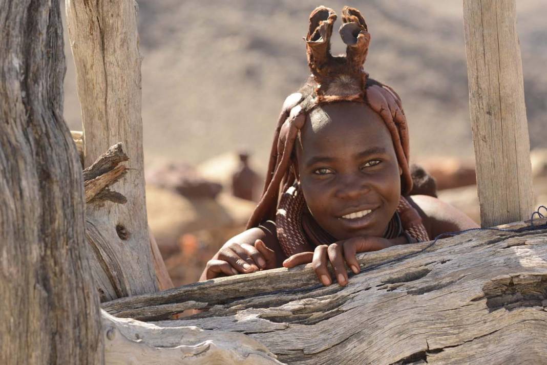 Hamile kalmak isteyen ağacın altına geçsin! İlginç doğum ritüelleriyle Himba kabilesi 3