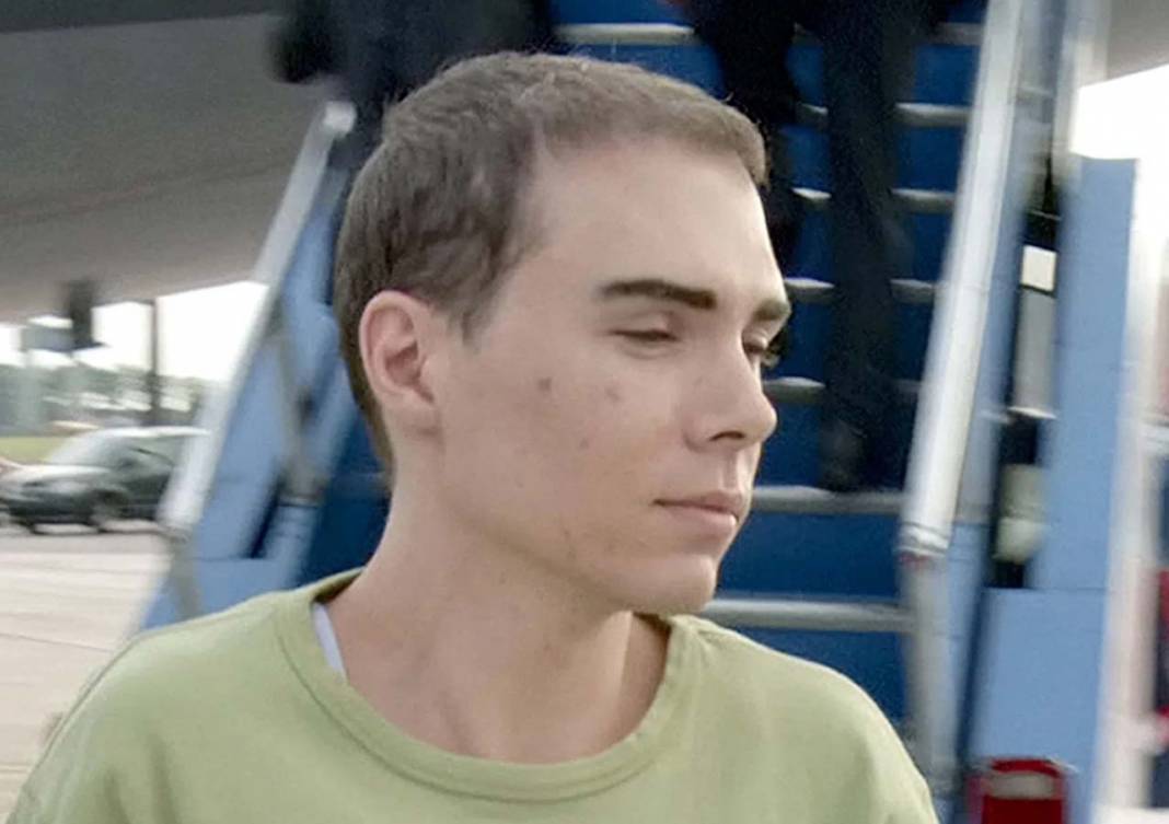 Modellikten katilliğe... İşte sosyal medyayı sallayan psikopat ve yamyam bir katilin Türk işletmeci tarafından yakalatılma hikayesi! 11