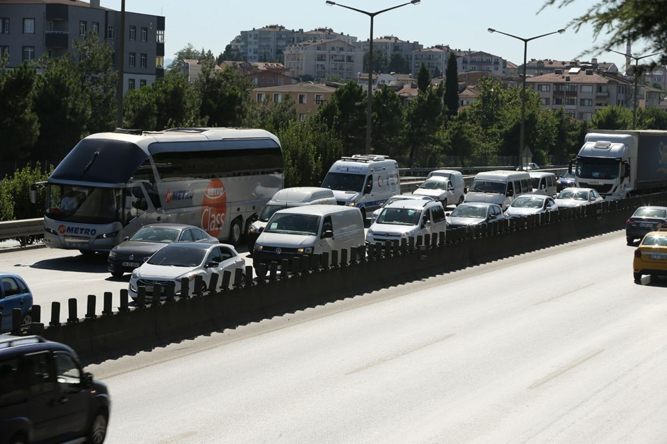 Kurban Bayramı yoğunluğu trafikte başladı! İşte ülke geneli yol durumu raporu... 1