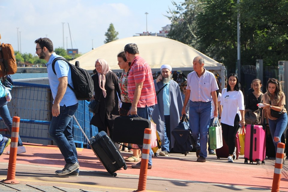 Kurban Bayramı yoğunluğu trafikte başladı! İşte ülke geneli yol durumu raporu... 13