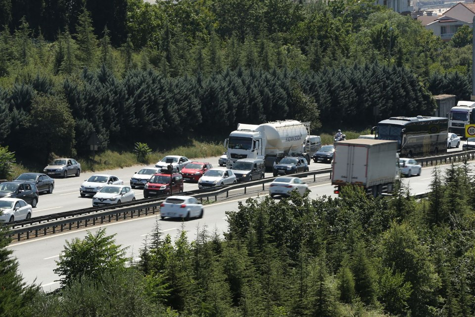 Kurban Bayramı yoğunluğu trafikte başladı! İşte ülke geneli yol durumu raporu... 4