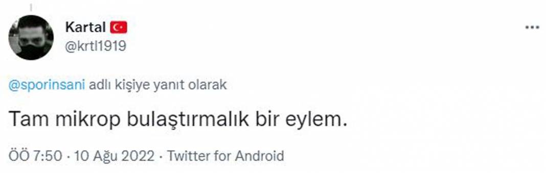 İzlerken bile başınız ağrıyacak! İşte üflemeli langırt oynayıp deli gibi eğlenen arkadaş grubu ve videolarının altına gelen efsane yorumlar... 12