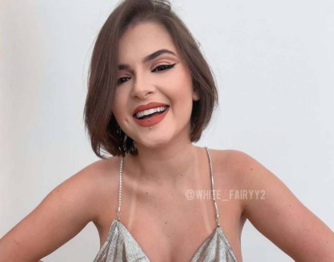 OnlyFans modelinin ayak fetişi anısı gündem oldu! "Gönderdiğim ayakkabılar yeterince ayak kokmuyor diye..." 5