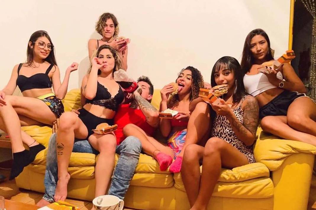 Sekiz tane karısı var! Tüm eşleriyle birlikte yaşayan OnlyFans modeli, "Hepsiyle birlikte olabilmek için..." 6