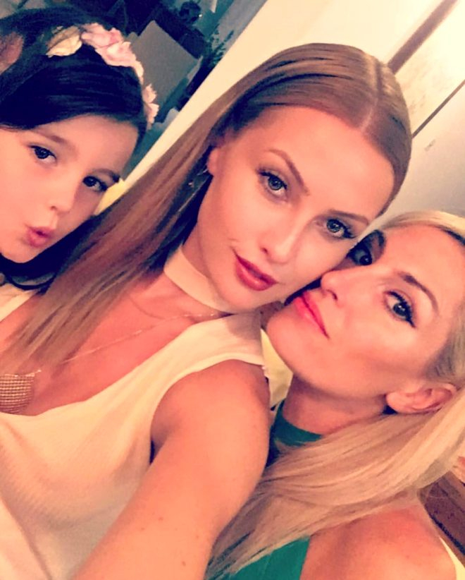 Chloe Loughnan'ın annesini görenler gözlerine inanamadı 2