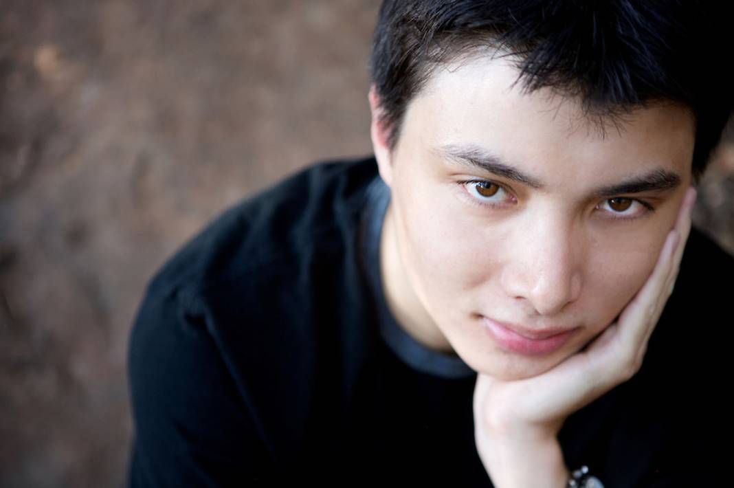 Hiçbir kadın onunla birlikte olmadığı için katliam planlayıp 6 kişiyi öldüren 22 yaşındaki Elliot Rodger'ın dünyaya öfke dolu hikayesi... 1