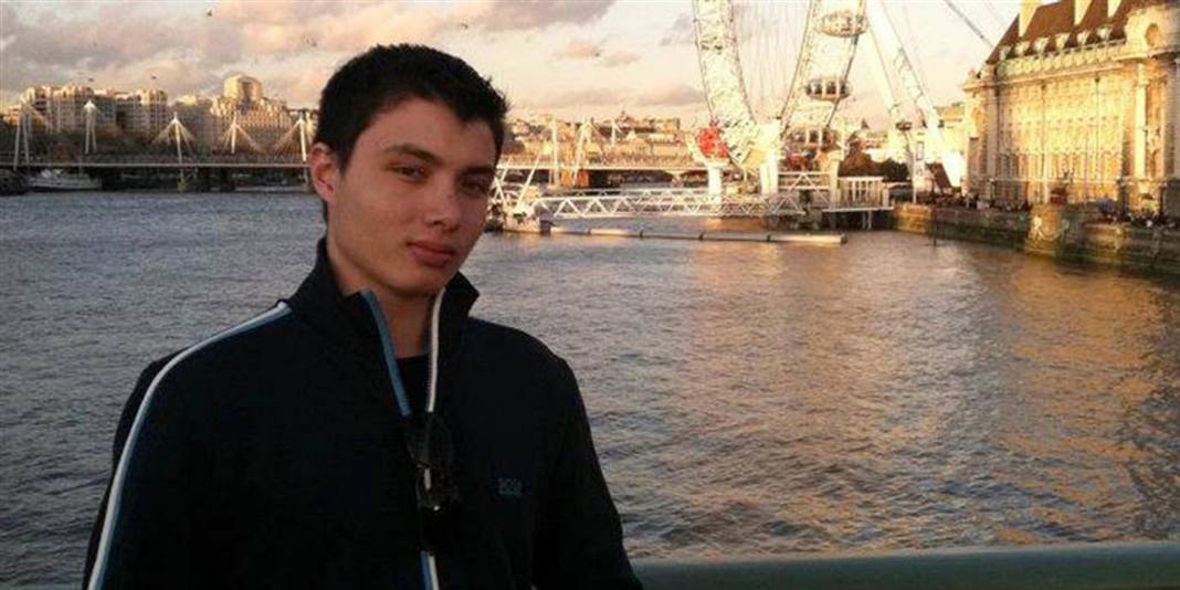 Hiçbir kadın onunla birlikte olmadığı için katliam planlayıp 6 kişiyi öldüren 22 yaşındaki Elliot Rodger'ın dünyaya öfke dolu hikayesi... 12