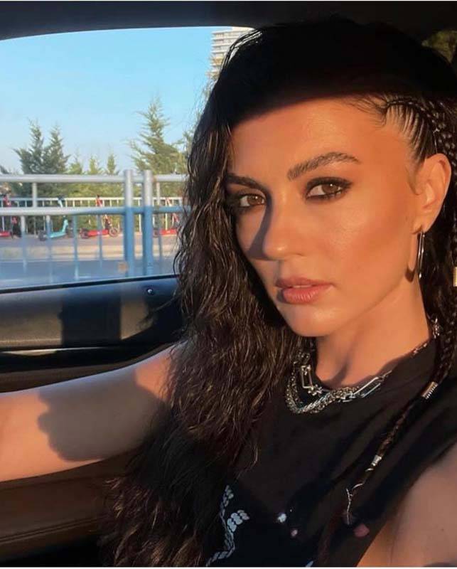 Aşk Mantık İntikam'ın Esra'sı Burcu Özberk tarzını değiştirdi 7