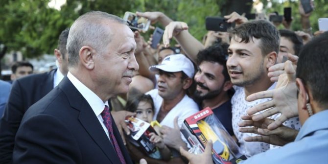 Cumhurbaşkanı Erdoğan, Sultanahmet'te yoğun ilgi ile karşılandı