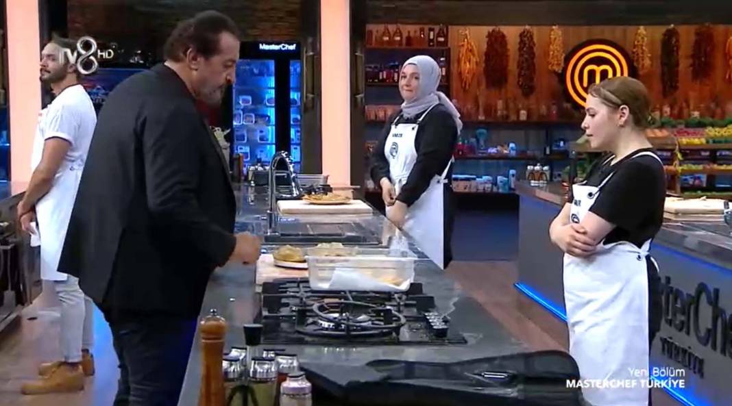 Masterchef Türkiye'de dengeler değişiyor! Mavi takımın kaptanlığı için büyük mücadele: Yarışmacılar soğuk soğuk terledi 1