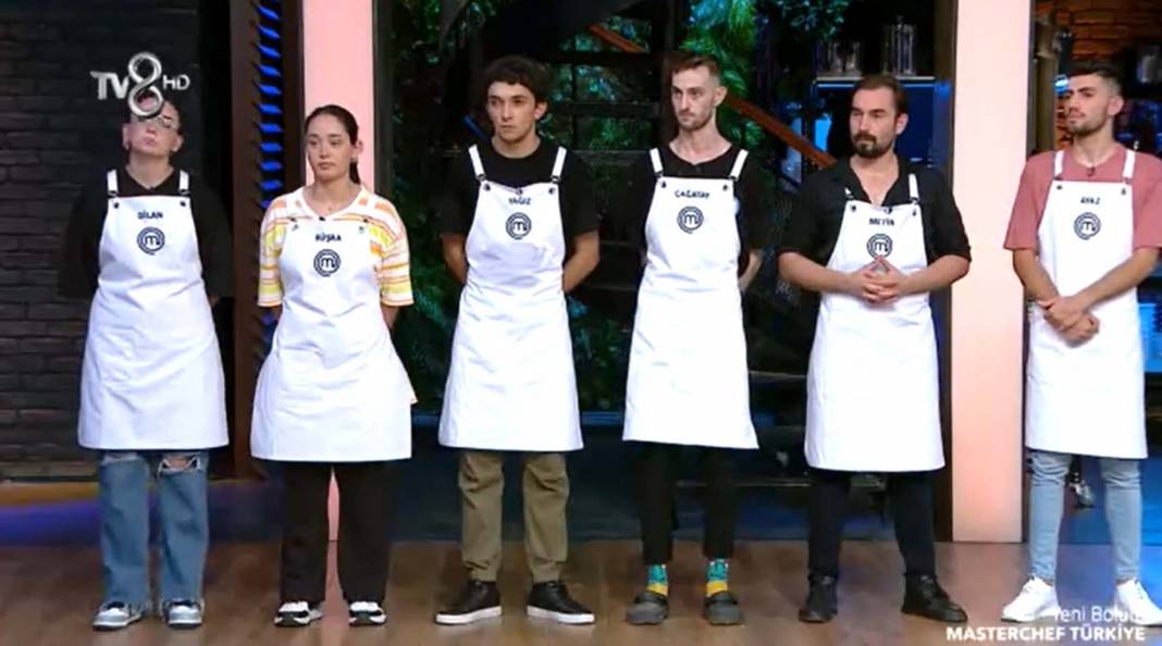 Masterchef Türkiye'de dengeler değişiyor! Mavi takımın kaptanlığı için büyük mücadele: Yarışmacılar soğuk soğuk terledi 9