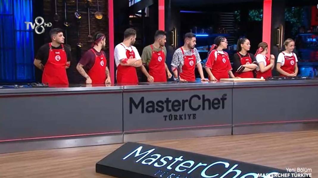 Masterchef Türkiye'de takım oyunu heyecanı! Mavi takım, kırmızı takımı ezip geçti 6