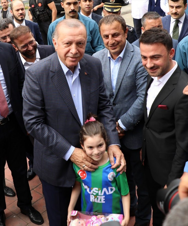 Cumhurbaşkanı Erdoğan'a Trabzon'da sevgi seli 4