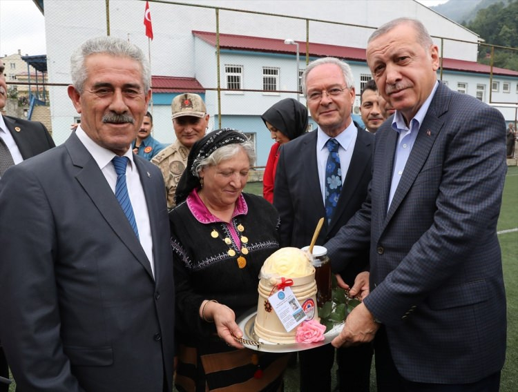 Cumhurbaşkanı Erdoğan'a Trabzon'da sevgi seli 9