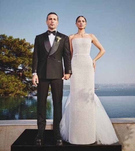 Demet Özdemir ve Oğuzhan Koç'tan ilk gelin damat pozu! Nihayet beklenen kare geldi! 7