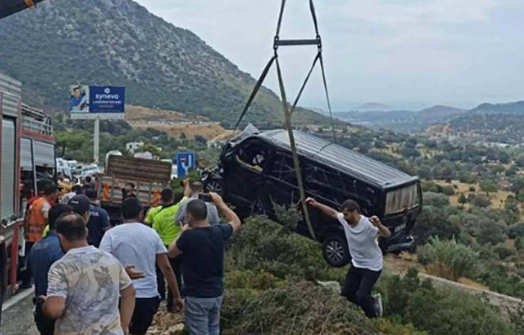 Kazada yardıma koşan oğluna "Artist" yakıştırması yapmıştı! İbrahim Tatlıses'e oğlu Ahmet'ten yanıt gecikmedi! "Mesleğim değil" 3