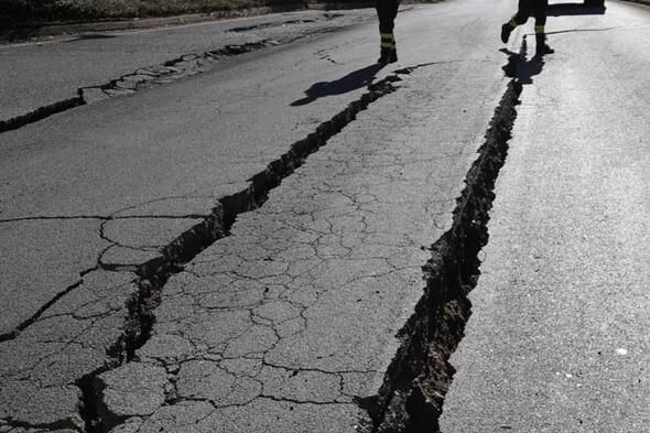 "Hafta sonu 6 ile 7 büyüklüğünde deprem olacak!" 6