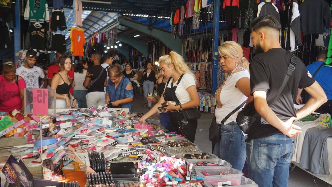 Bulgarlar alışveriş için geldi, Edirne'yi istila etti! "Türkiye’de her şey çok ucuz, bagajları dolduracağız" 7