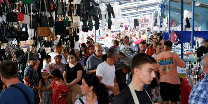 Bulgarlar alışveriş için geldi, Edirne'yi istila etti! "Türkiye’de her şey çok ucuz, bagajları dolduracağız"