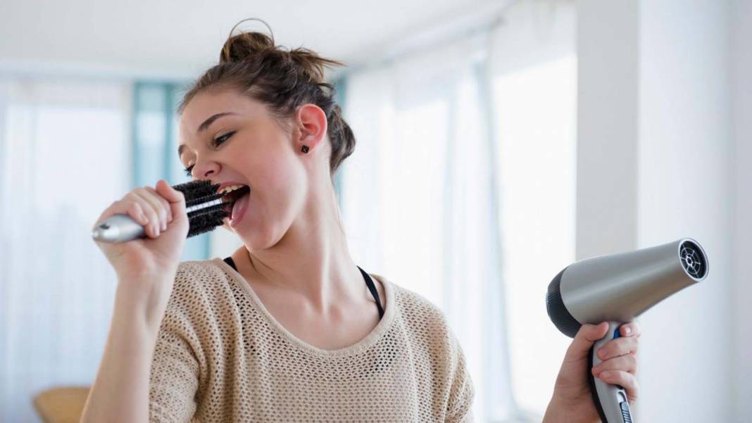 Akla aniden gelip gün boyunca devam ediyor! Bir türlü engel olunmayan şarkı söyleme durumu: Kulak Kurdu 8