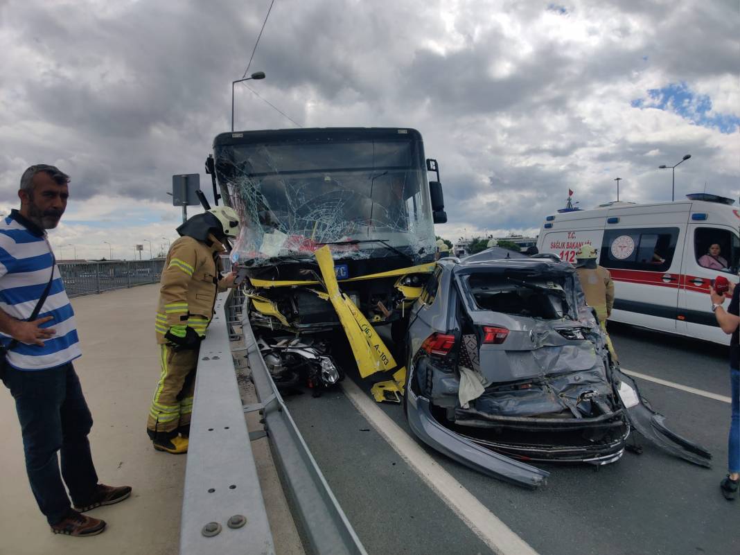 İstanbul Fatih'te zincirleme kaza! Freni patlayan İETT otobüsü dehşet saçtı: 14 yaralı 1