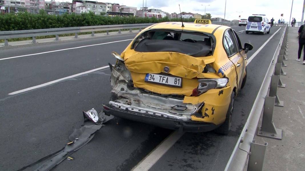 İstanbul Fatih'te zincirleme kaza! Freni patlayan İETT otobüsü dehşet saçtı: 14 yaralı 13