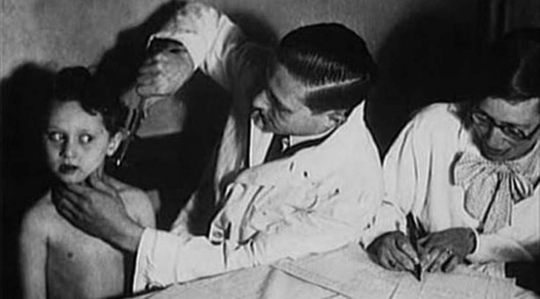 Kurbanlarına narkoz vermeden organlarını parçalayan, siyam ikizi yapmak için birbirlerine diken psikopat doktor: Josef Mengele 1