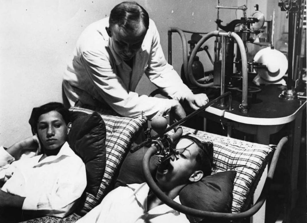 Kurbanlarına narkoz vermeden organlarını parçalayan, siyam ikizi yapmak için birbirlerine diken psikopat doktor: Josef Mengele 5