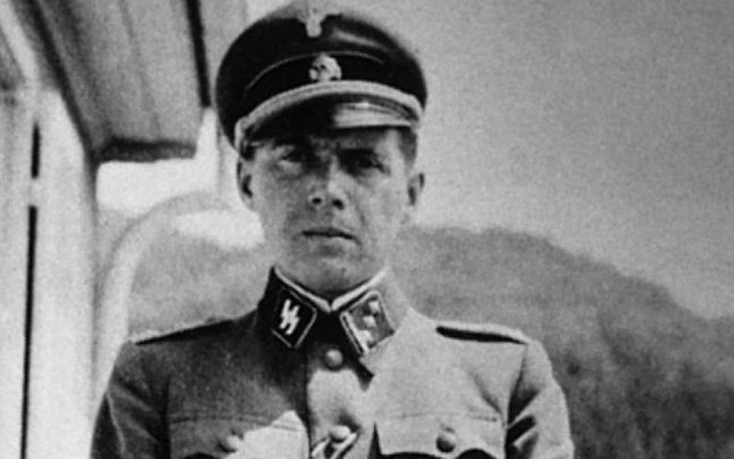 Kurbanlarına narkoz vermeden organlarını parçalayan, siyam ikizi yapmak için birbirlerine diken psikopat doktor: Josef Mengele 9